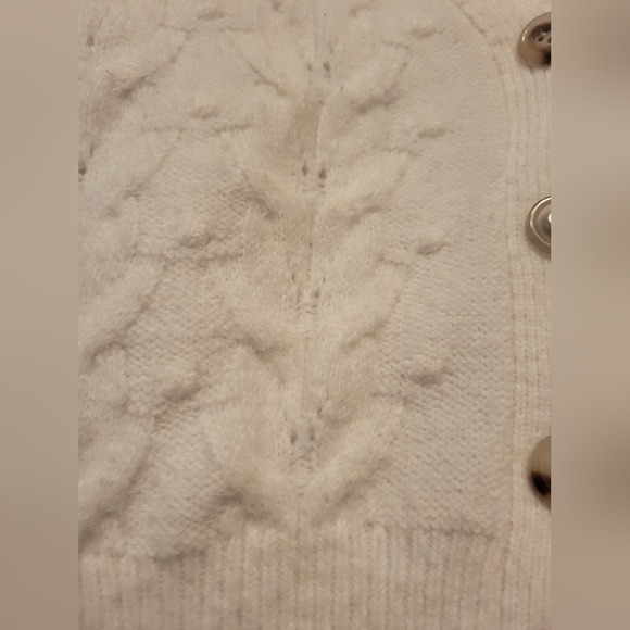 White knit sweater - Picture 6 of 8